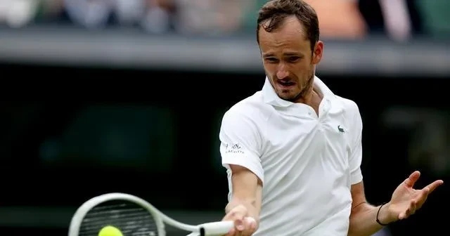 ATP总决赛逆转温网,梅德韦杰夫惊艳四座 ATP总决赛逆转温网,梅德韦杰夫惊艳四座