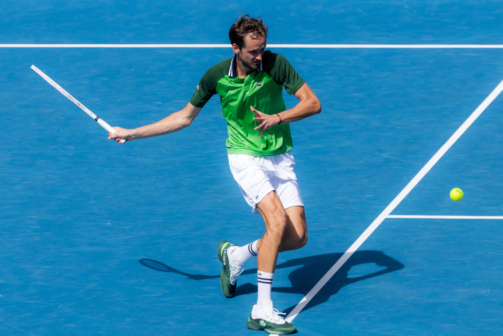 意大利网球队碾压世界网球队，梅德韦杰夫统治全场