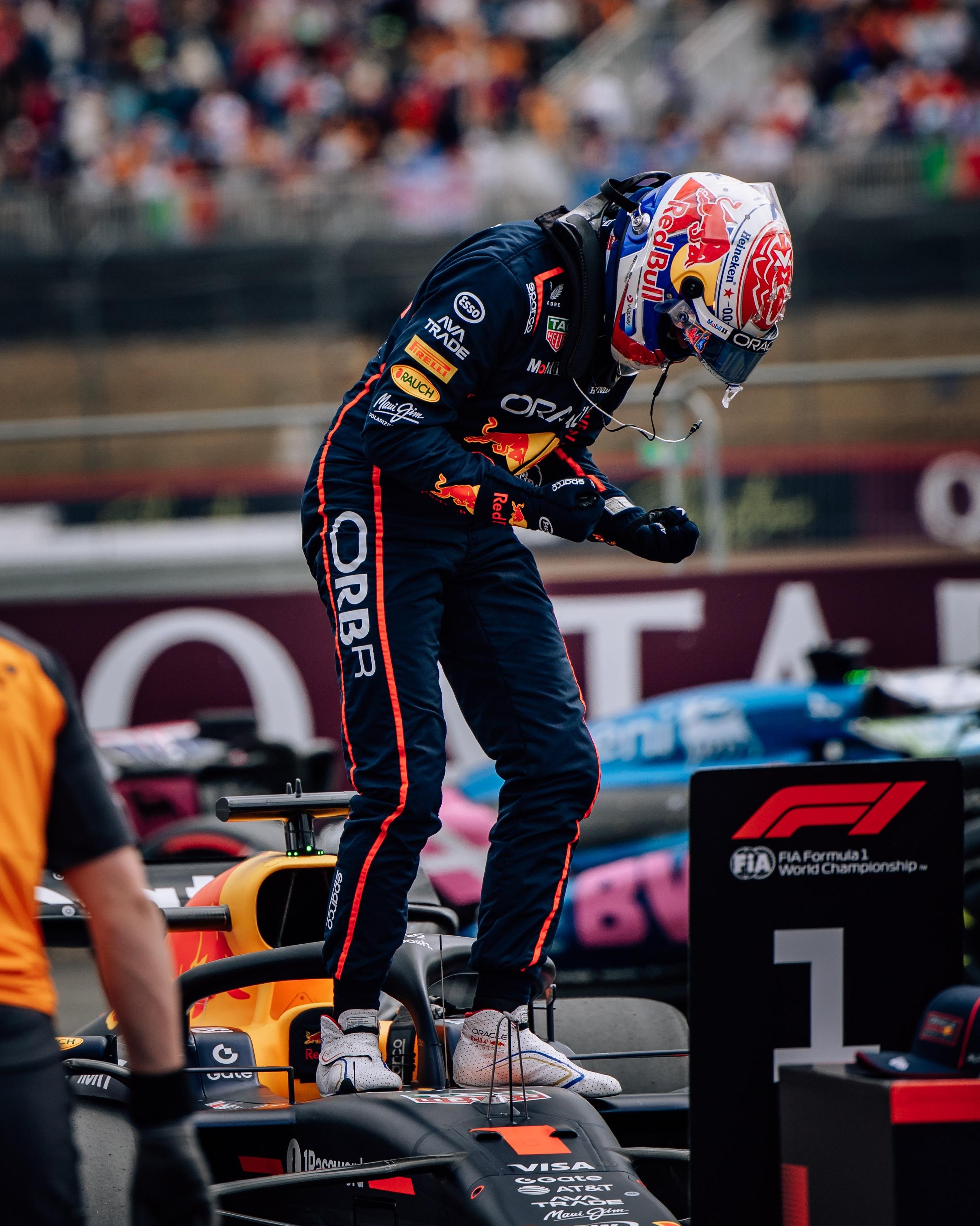 红牛二队横扫梅赛德斯，维斯塔潘点燃赛场