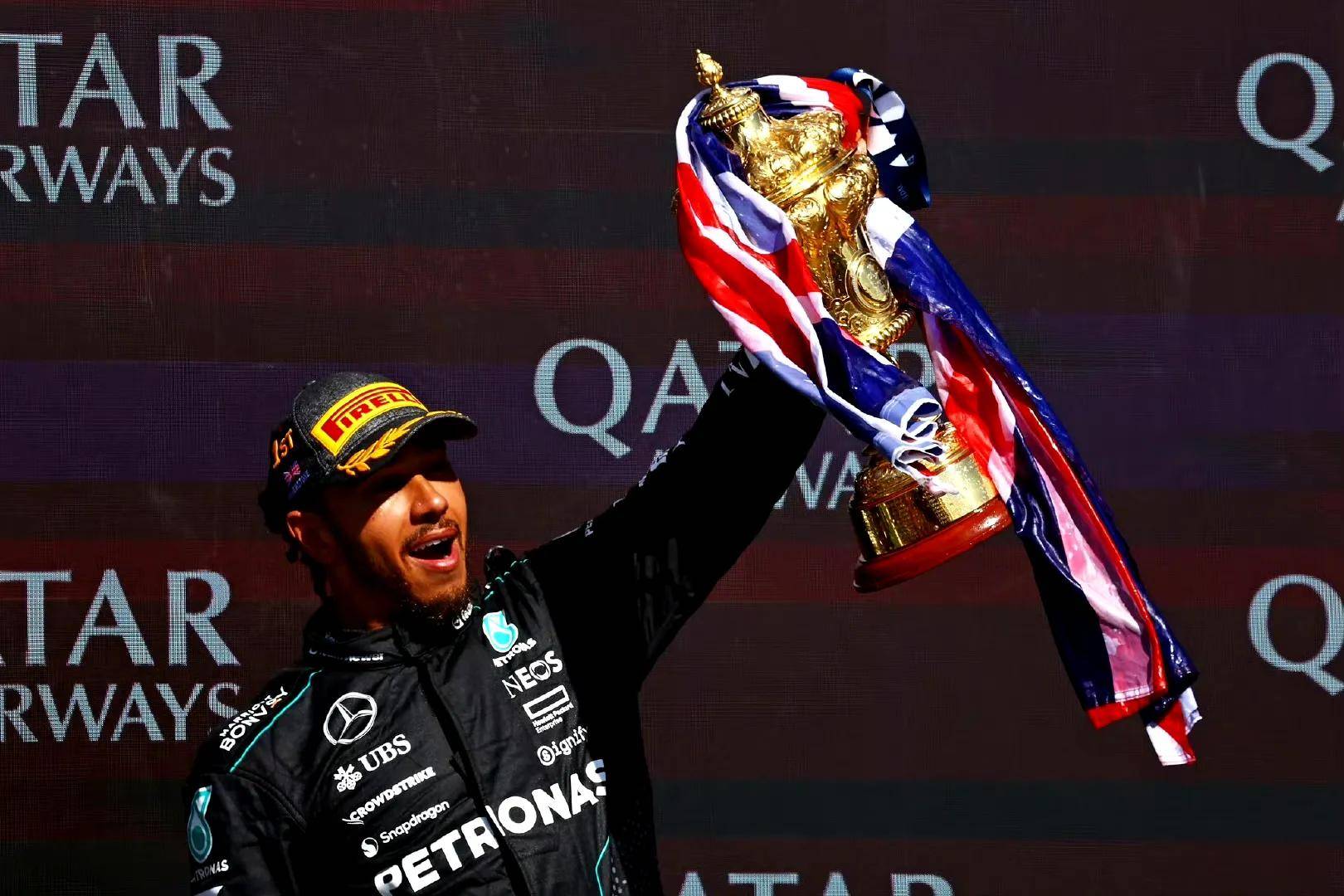 阿斯顿马丁轻取迈凯伦，维斯塔潘扛起全队