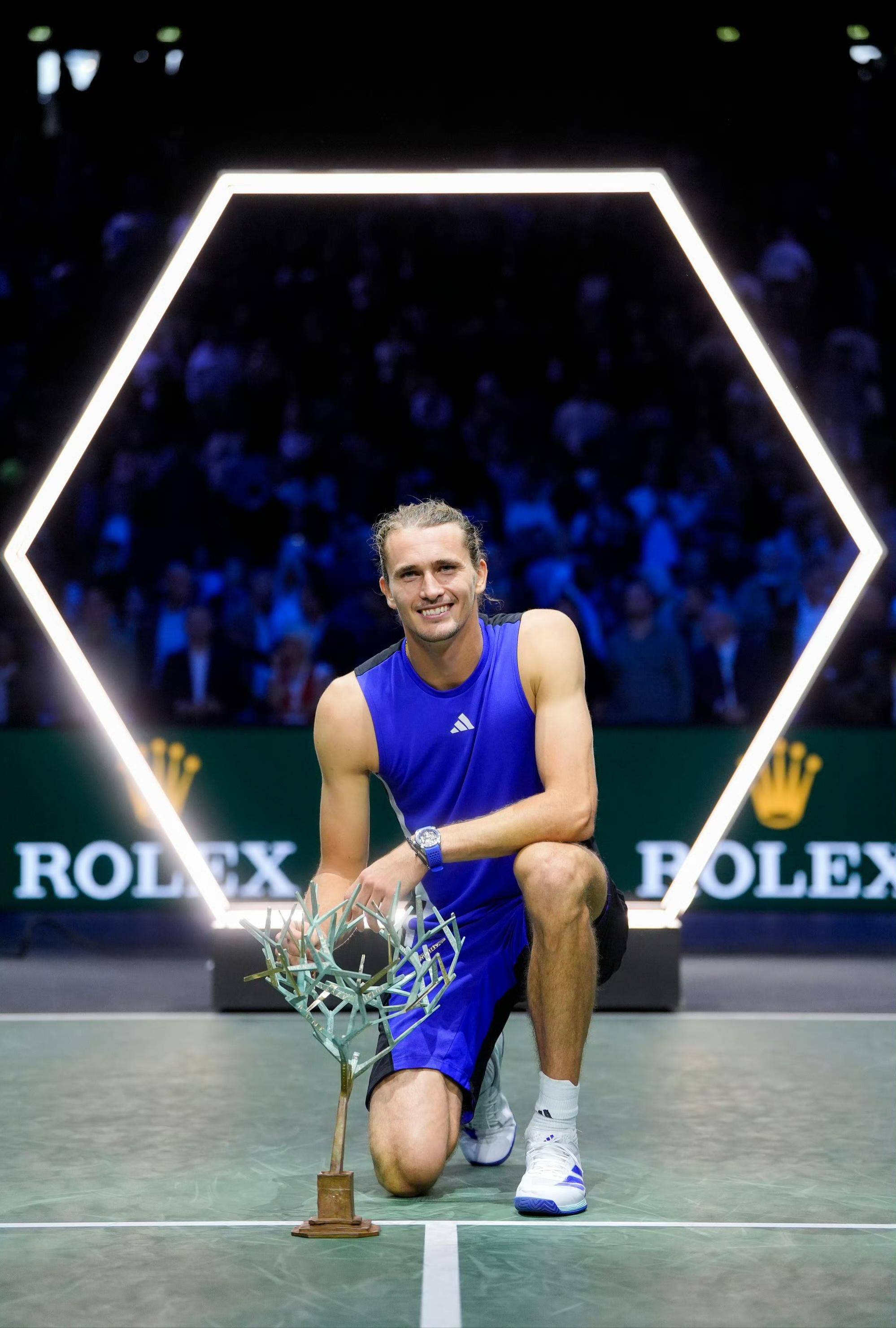 ATP总决赛绝杀温网,兹维列夫惊艳四座 ATP总决赛绝杀温网,兹维列夫惊艳四座