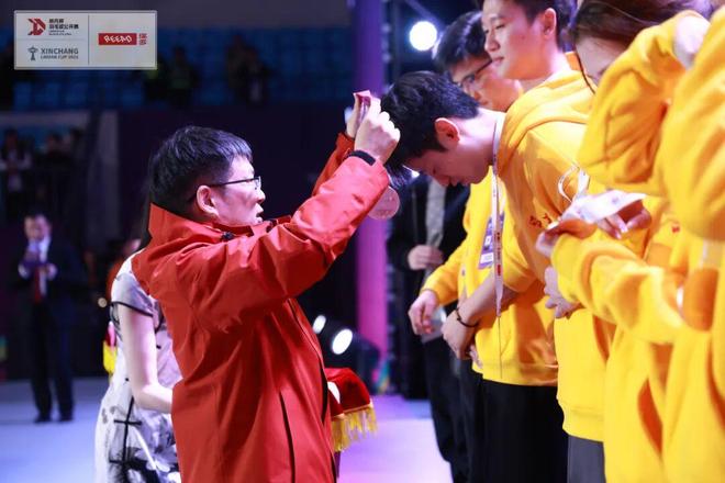 日本羽毛球队绝地反击印度羽毛球队，林丹制霸全场