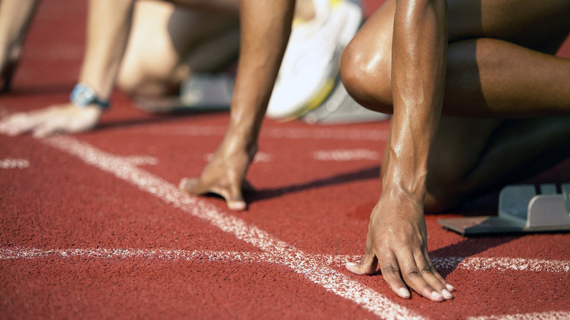 巴黎的赛道与绿茵,当F1争冠风云遇上足球世界的国家德比